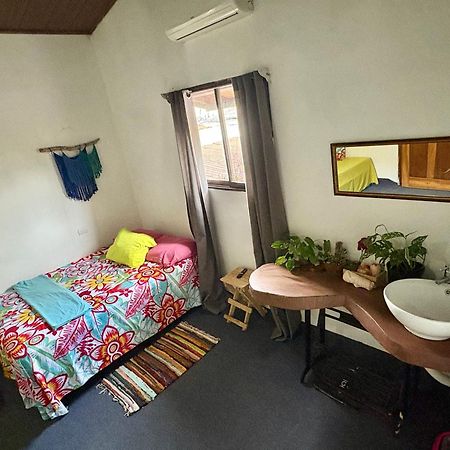 Cheap Hostel Quepos Esterno foto