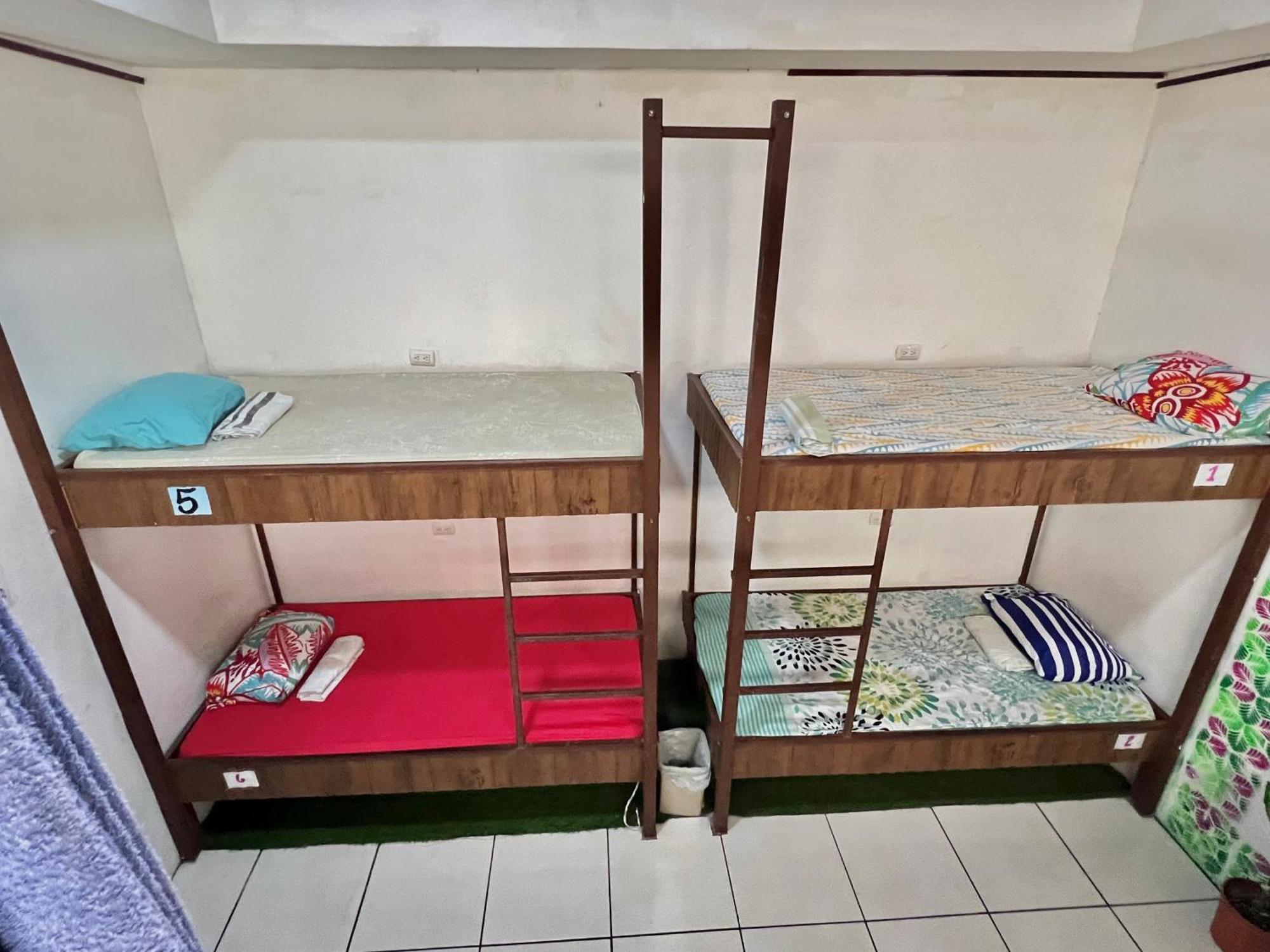 Cheap Hostel Quepos Esterno foto