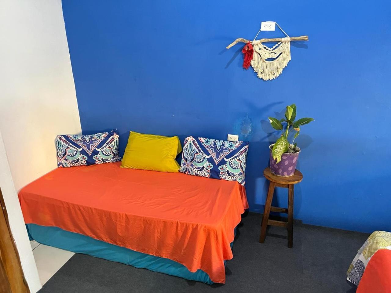 Cheap Hostel Quepos Esterno foto