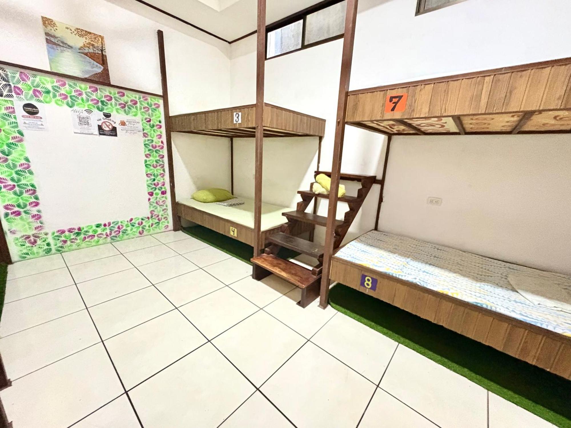 Cheap Hostel Quepos Esterno foto